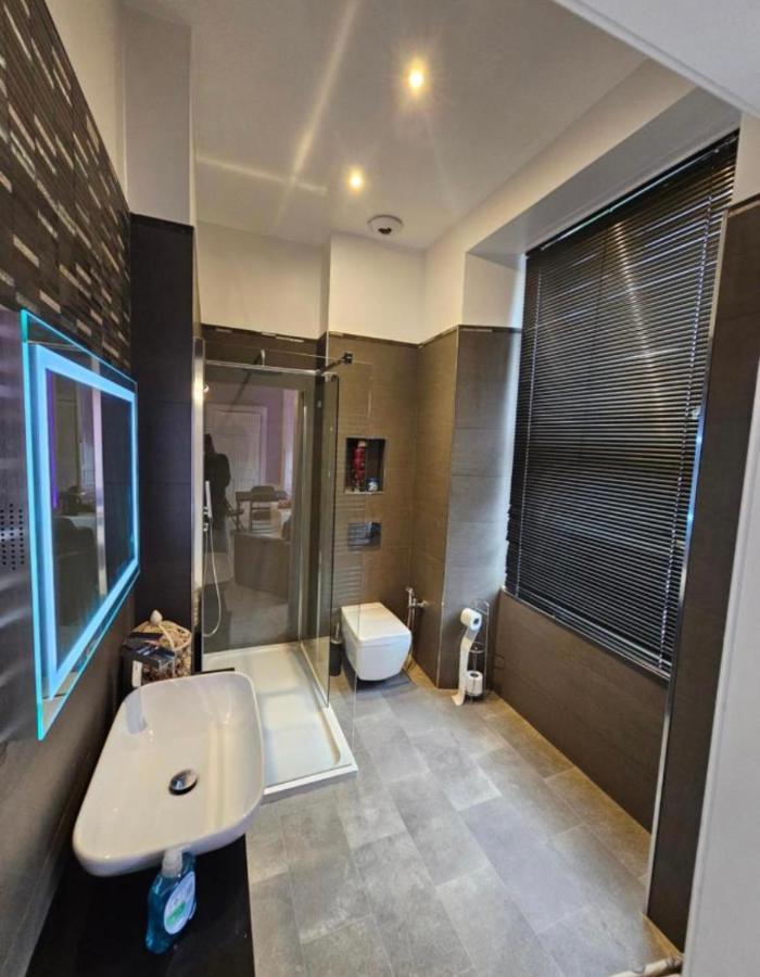 Luxury Family Room With Private Bathroom In The Heart Of Edimburgo Exterior foto
