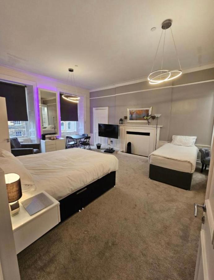 Luxury Family Room With Private Bathroom In The Heart Of Edimburgo Exterior foto