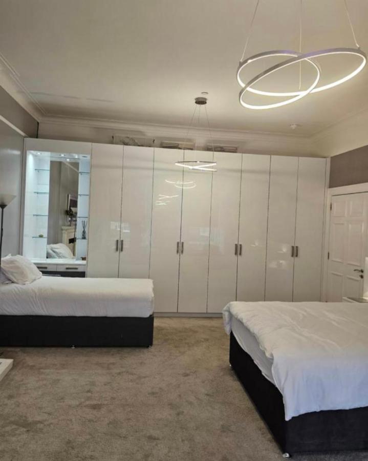Luxury Family Room With Private Bathroom In The Heart Of Edimburgo Exterior foto